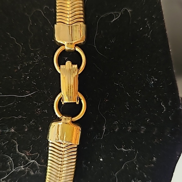 Gold Tone Vintage 18" Long Snake Necklace - Picture 5 of 6